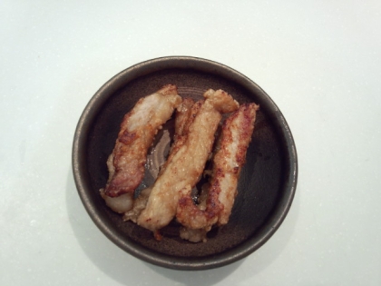 豚肉の唐揚げが新鮮で美味しかったです！骨付きで、食べ応えあり♪ガッツリ大満足＾＾レンジで出来るのも嬉しいです！