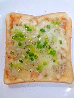 一味とじゃこのチーズトースト