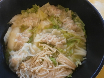 白菜で作りました。スープがさっぱりしていて美味しいですね。
ご馳走さまでした。