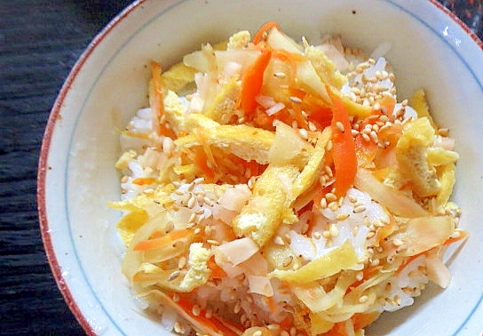 ごぼうと油揚げと人参の混ぜご飯