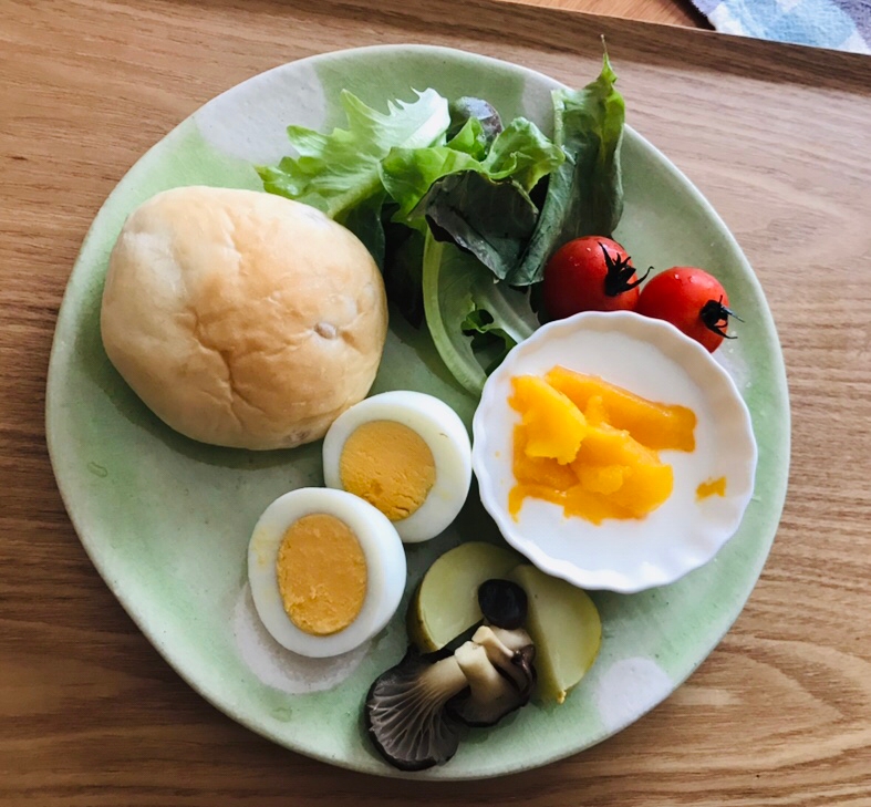 丸パンとゆで卵の朝ごはんプレート レシピ 作り方 By ボンド子 楽天レシピ