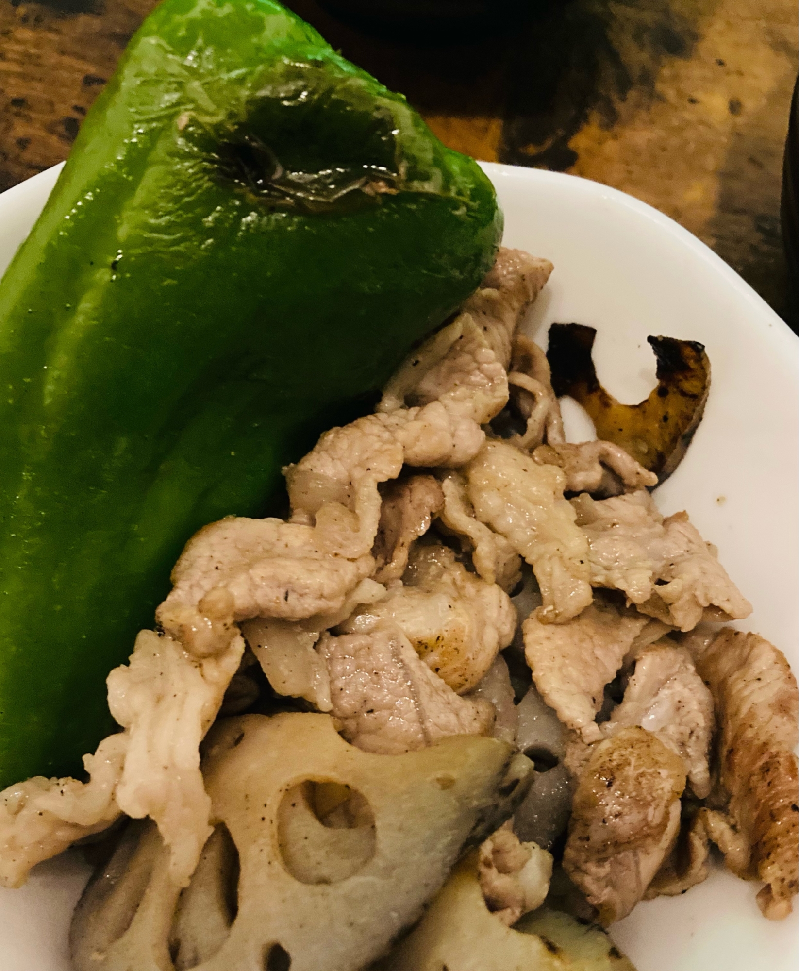 【簡単男飯】味の素と塩コショウの肉炒め