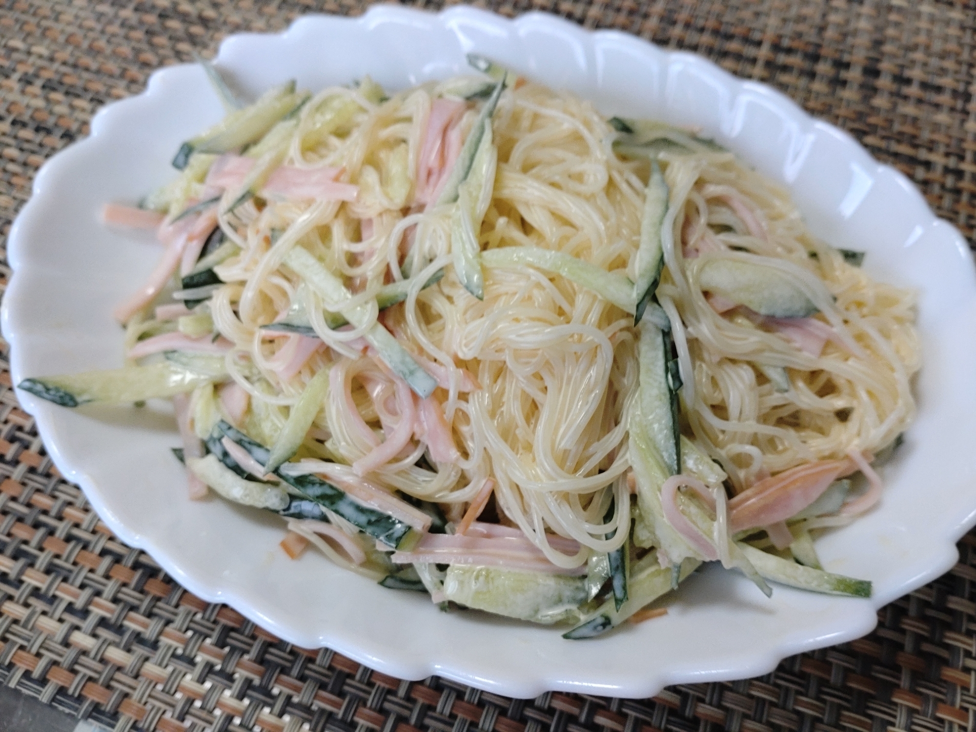子供に大人気!!まろやか風味の春雨サラダ