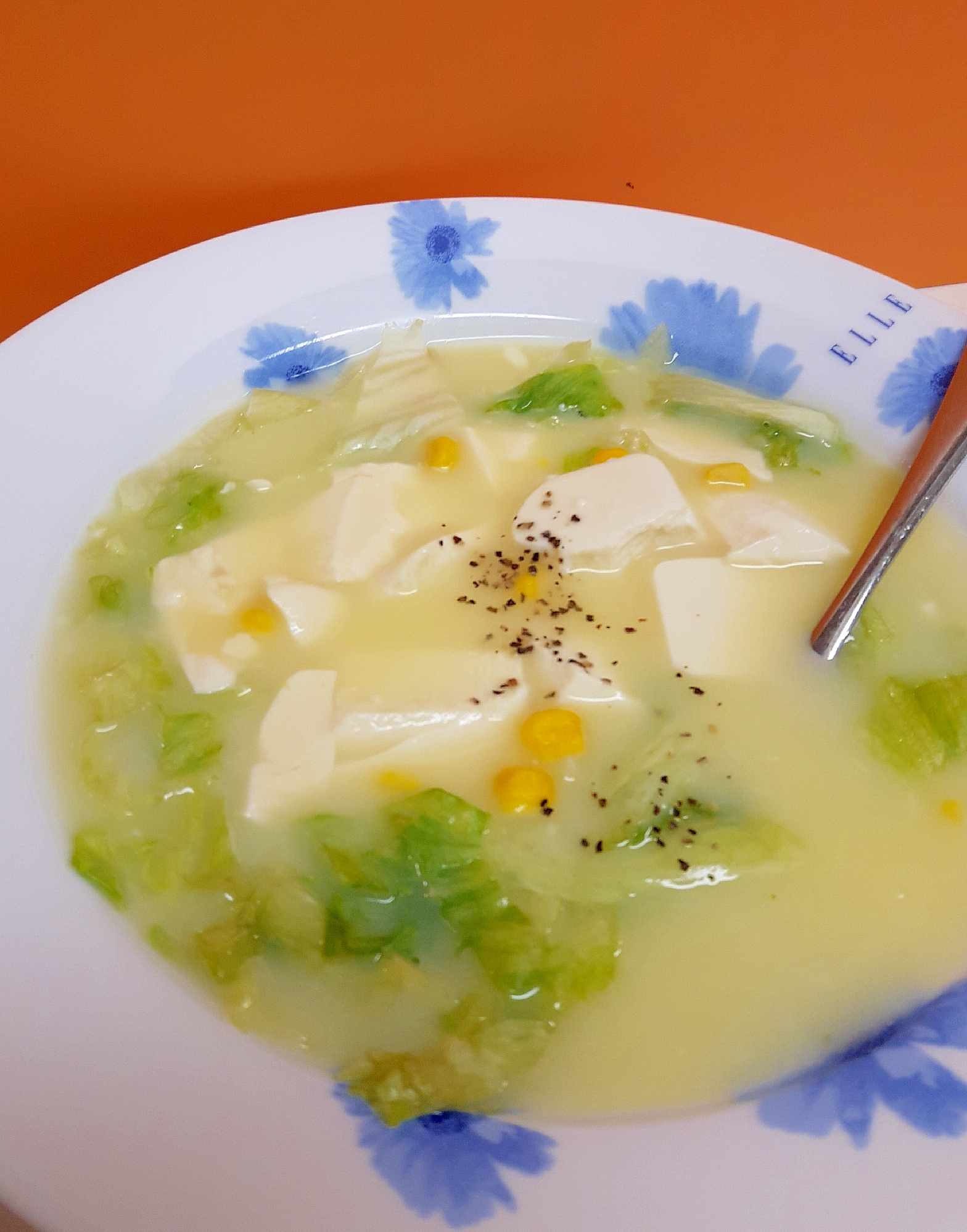 コーンスープの素アレンジ 豆腐とレタスと一緒 レシピ 作り方 By Acchan66 楽天レシピ コーンスープの素アレンジ 豆腐とレタスと一緒 レシピ 作り方 By Acchan66 楽天レシピ