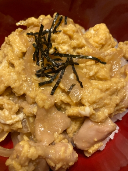 めんつゆで簡単！子どもが大好きふんわり卵の親子丼