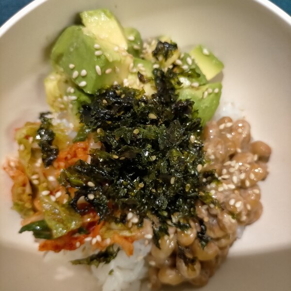 アボカドキムチ納豆丼 韓国のりフレークをかけて レシピ 作り方 By りおね 楽天レシピ アボカドキムチ納豆丼 韓国のりフレークをかけて レシピ 作り方 By りおね 楽天レシピ