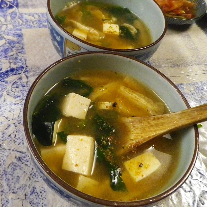 ほうれん草豆腐油揚げ味噌汁