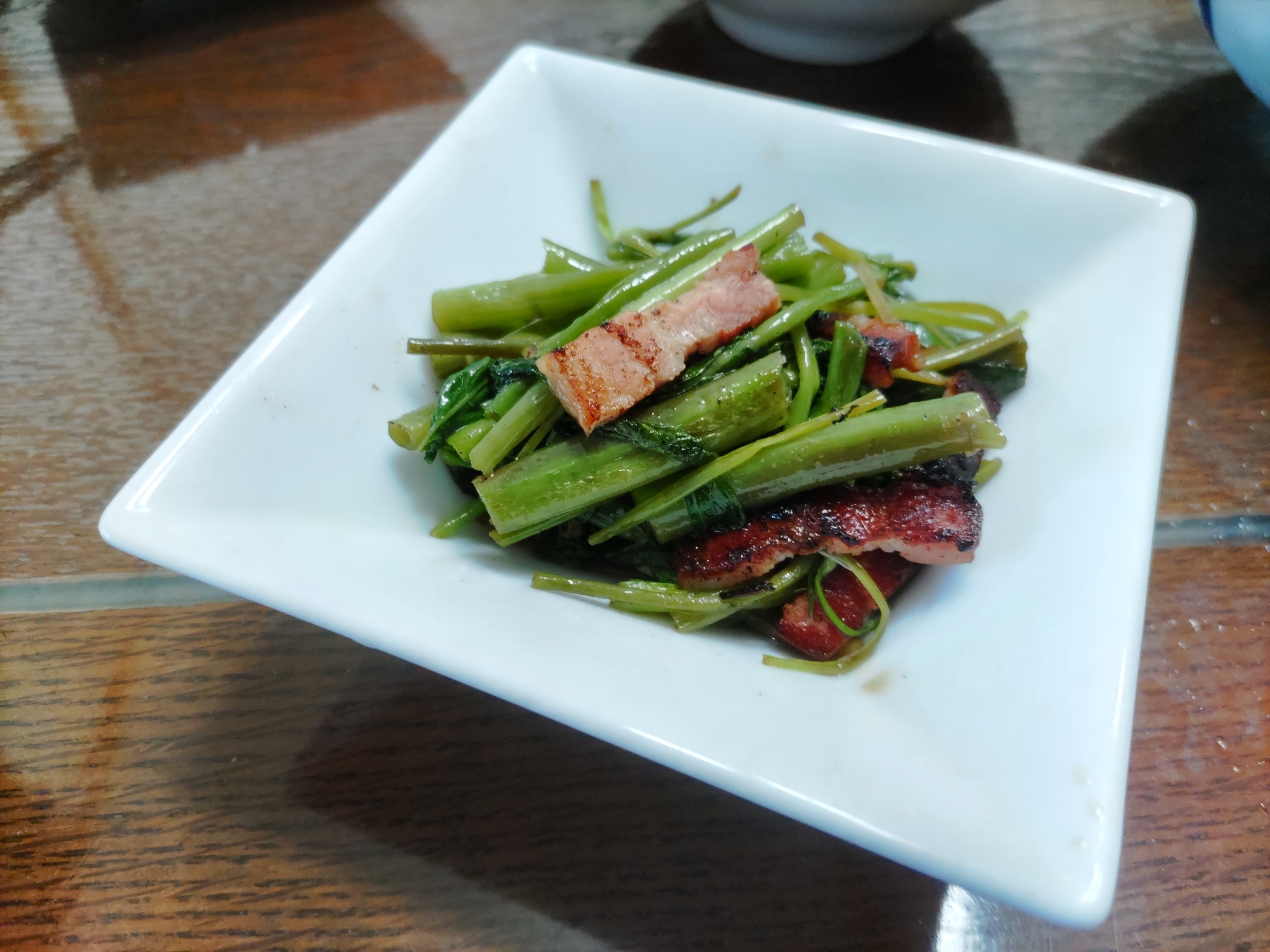 空芯菜とベーコンの炒め物