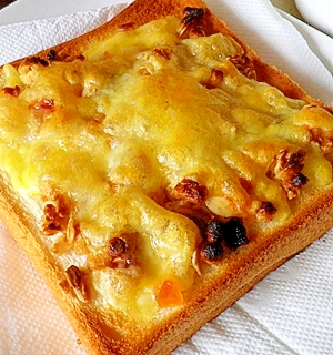 おやつというより食事味　フルグラチーズ栄養トースト