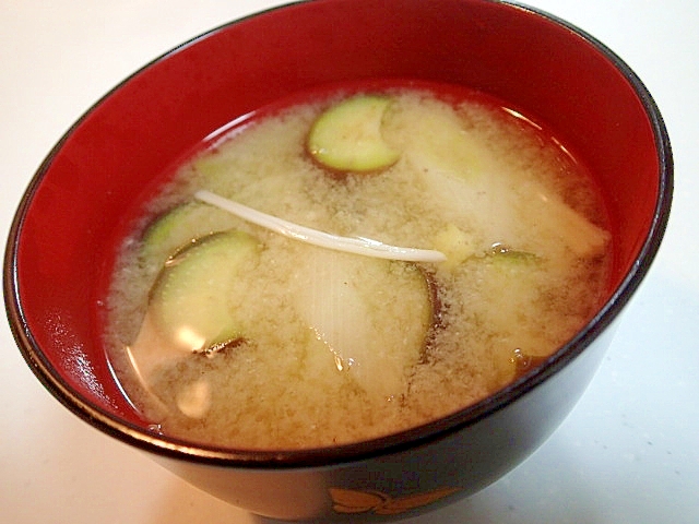 茅乃舎だしで　茄子とえのき茸と白葱のお味噌汁