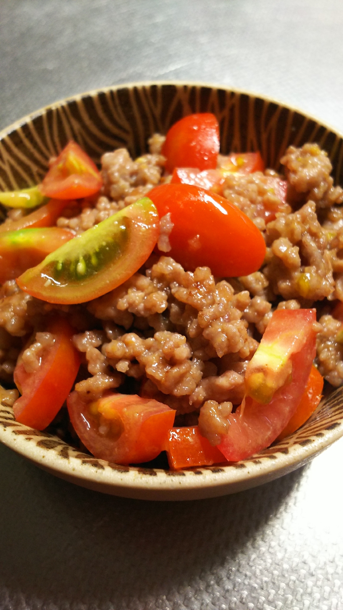 ミニトマト入り肉味噌甘辛炒め☆