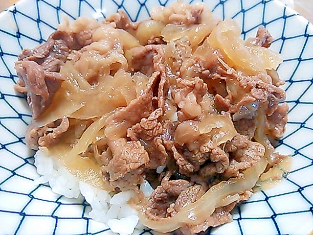 すりおろしにんにくを+して(＾＾）スタミナ牛丼