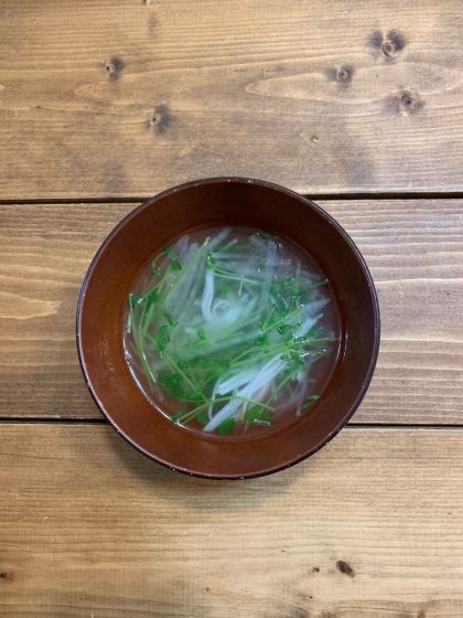 ベーコンのかわりにカニカマで。えのき、春雨なくて、大根で。