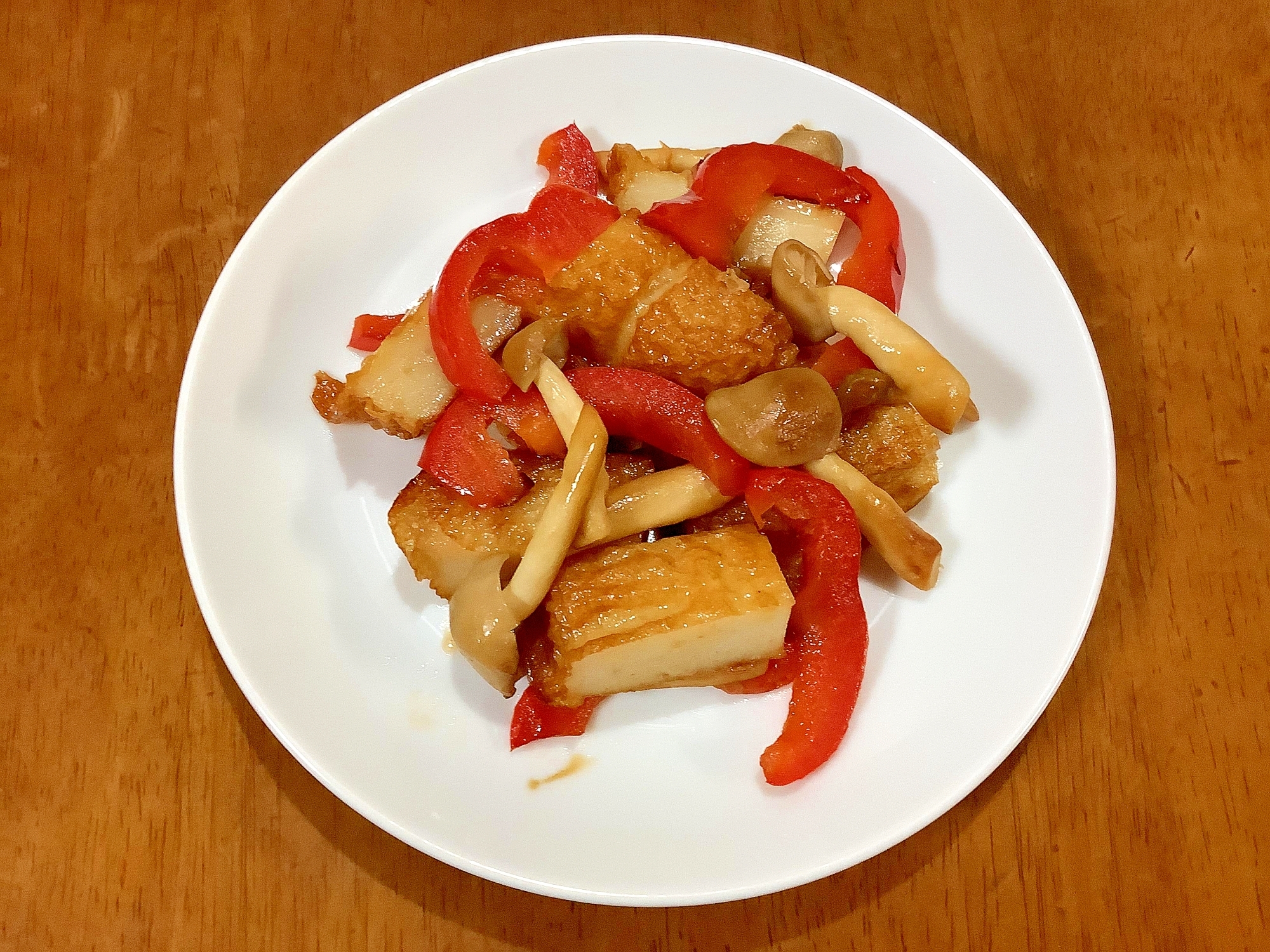 さつま揚げとパプリカしめじの麺つゆ炒め