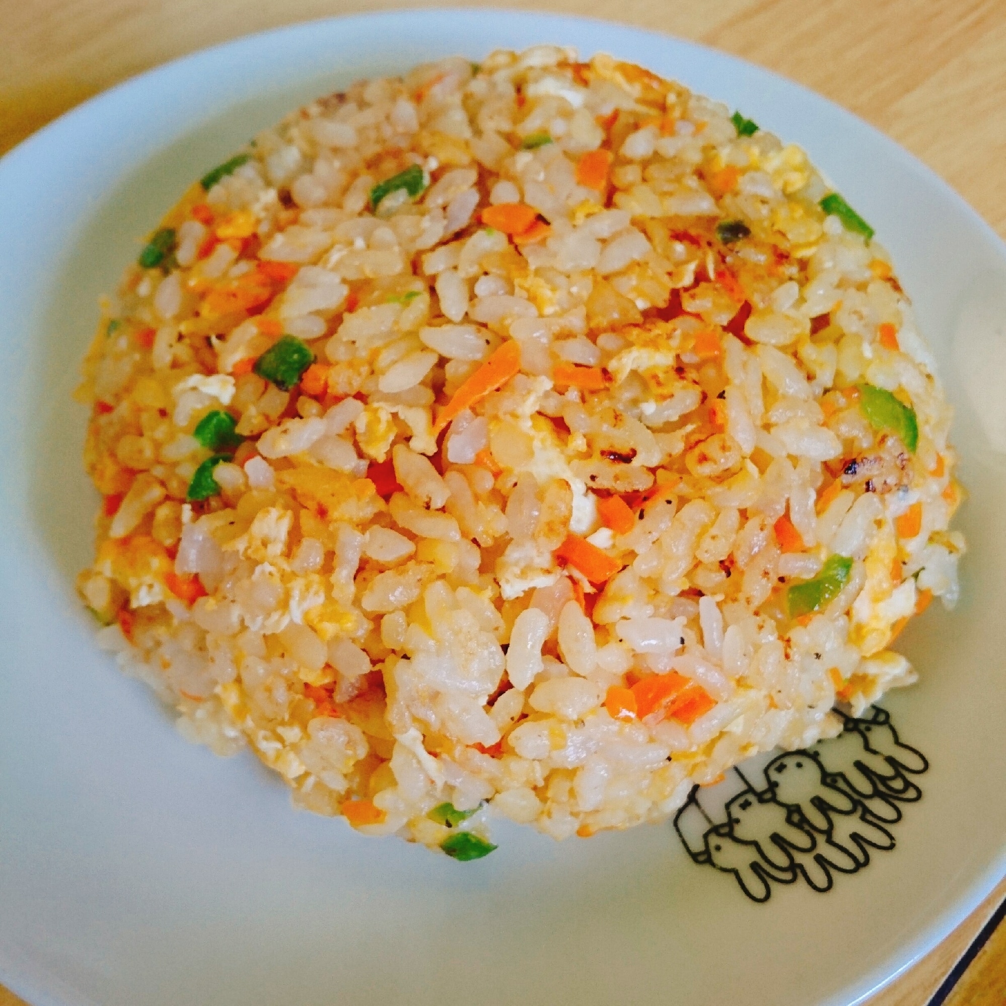 ニンジン ピーマン 新玉ねぎのオイスターソース炒飯 レシピ・作り方 by