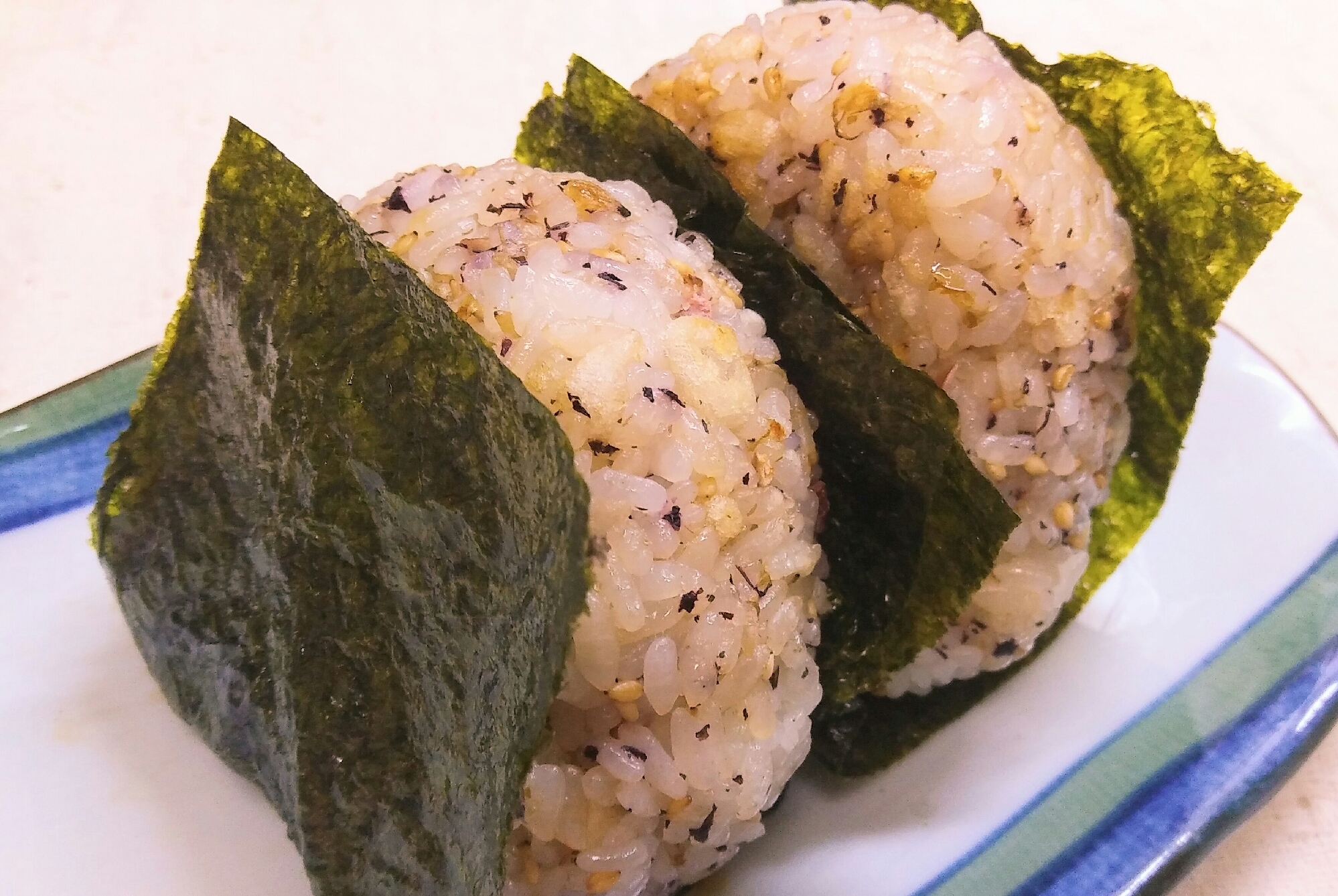 天かすとゆかりと鰹節の焼きおにぎり