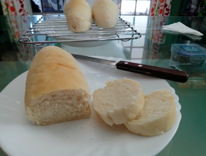 こういうパンずっと探して色々作りましたが、今回初めて成功しました。本当に軽くてフワフワでおいしかったです。ありがとうございました。
