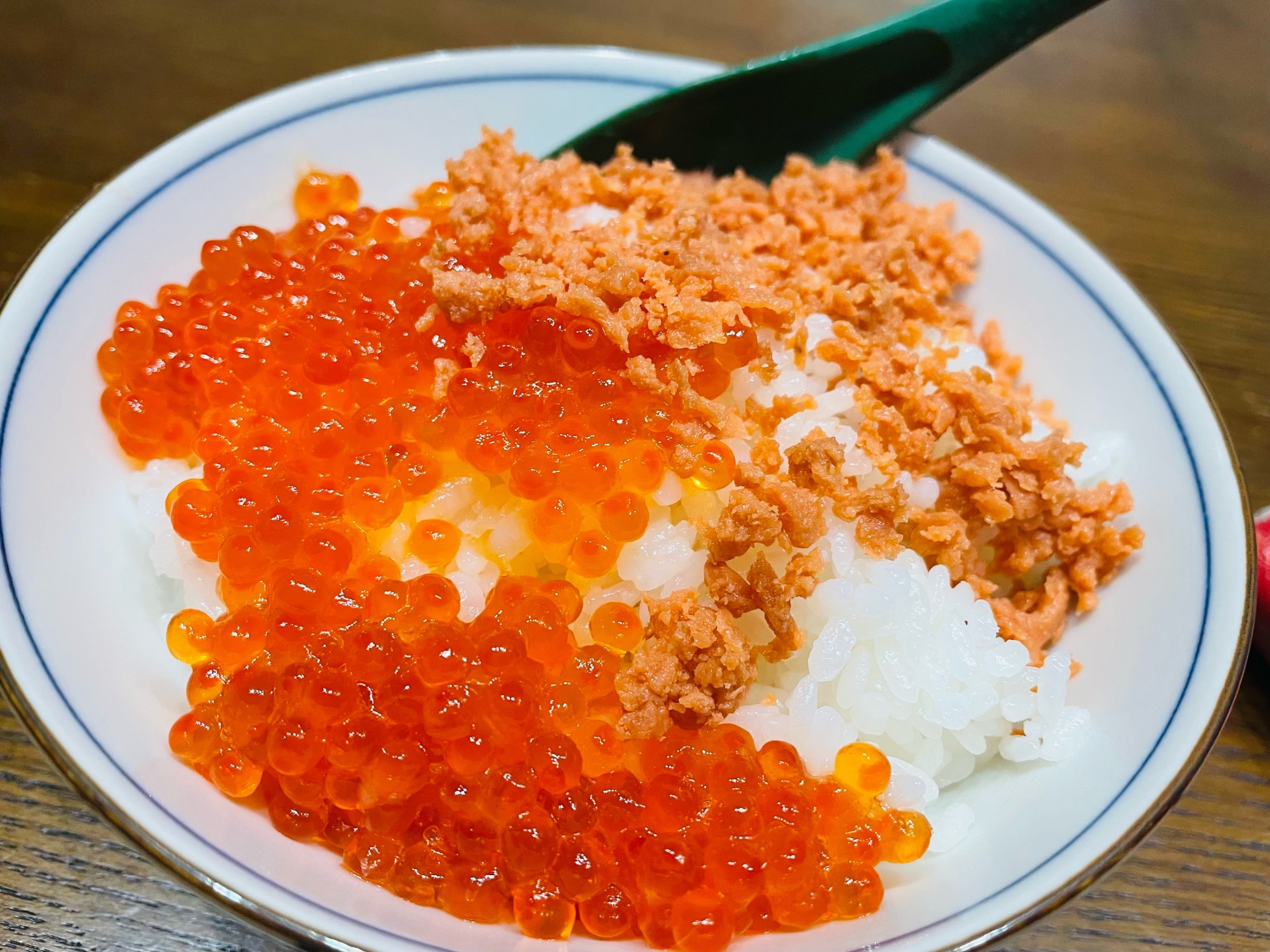 サーモンいくら丼