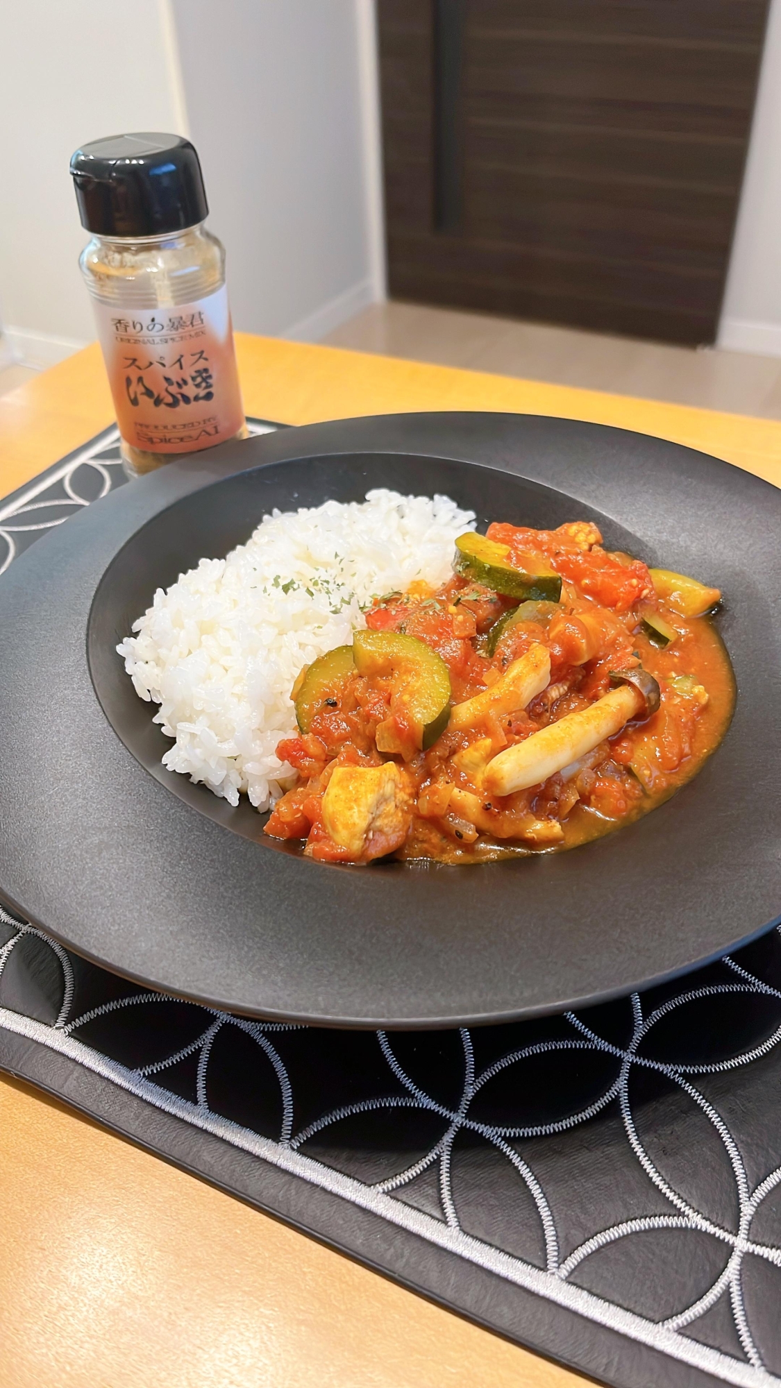 ズッキーニとパプリカの簡単無水カレー
