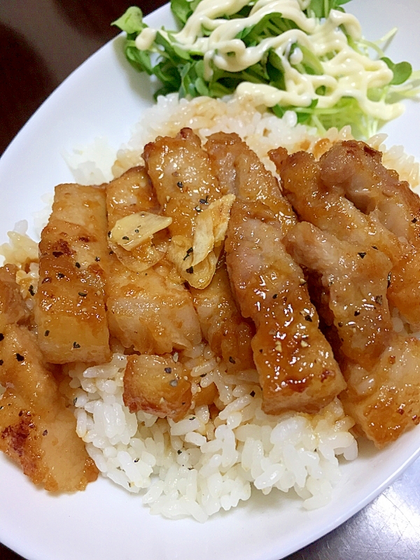 トンカツ用豚ロースで激ウマ ガーリック醤油丼 レシピ 作り方 By An Kach 楽天レシピ トンカツ用豚ロースで激ウマ ガーリック醤油丼 レシピ 作り方 By An Kach 楽天レシピ