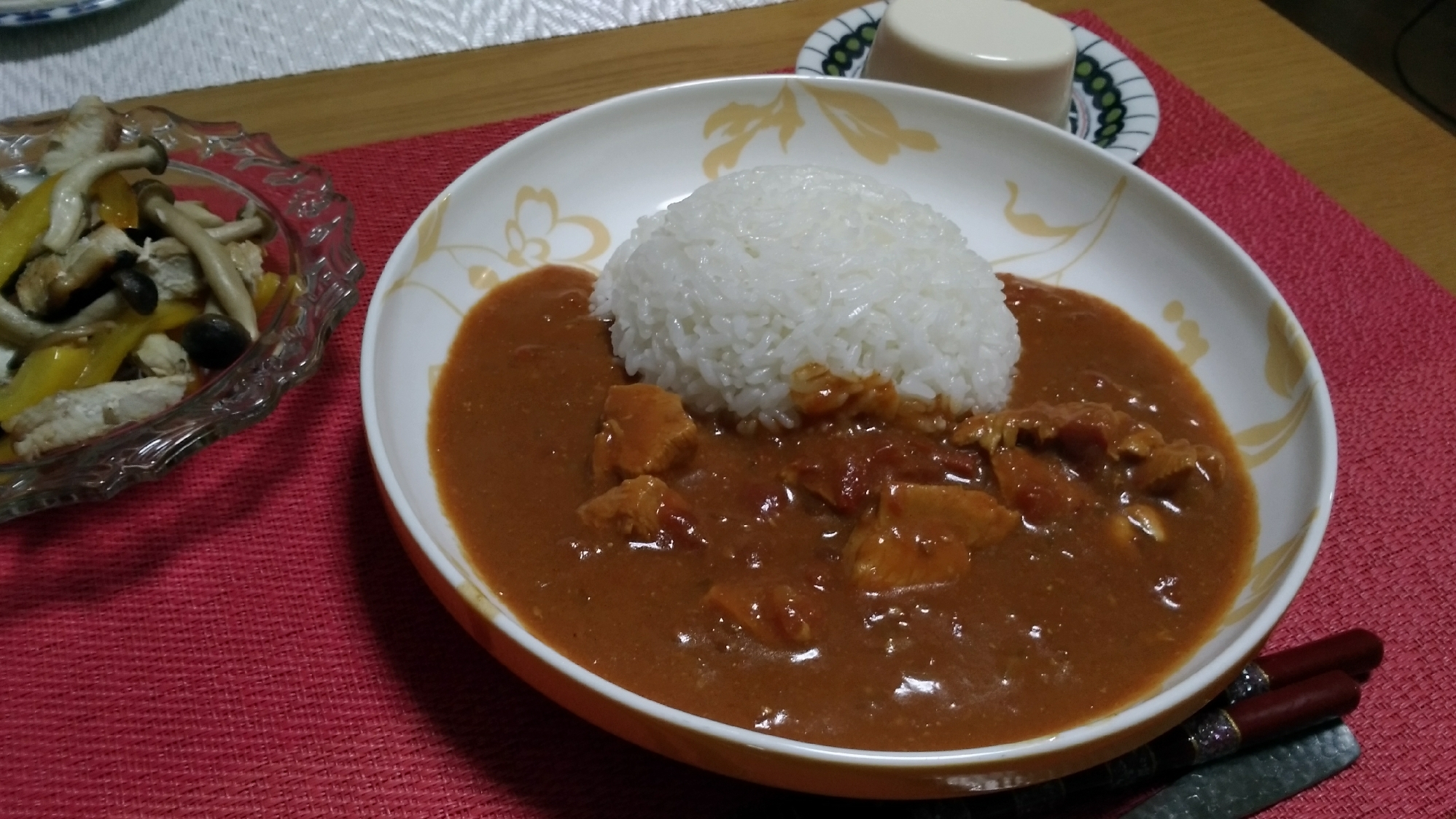 市販のルーでトマトチキンカレー
