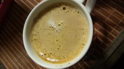 インスタントコーヒーを入れて混ぜずにチンするなんて、考えたこともありませんでした(・∀・)コーヒーの香りを楽しめる１杯になりました☆