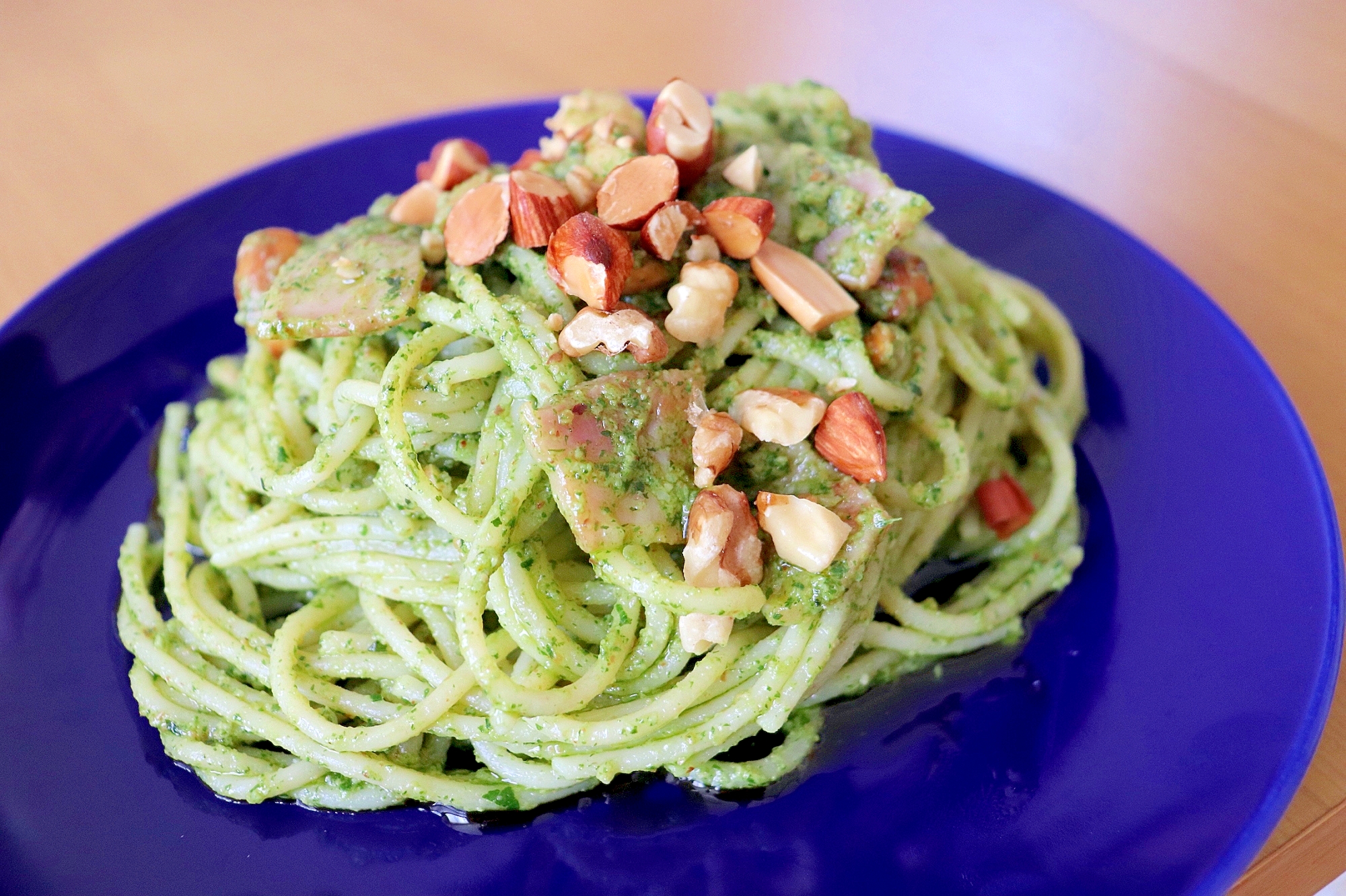 余ったナッツで作る【大葉のジェノベーゼパスタ】