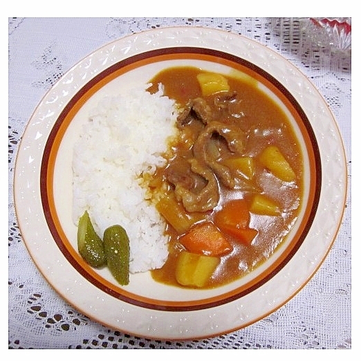 カレーライス（玉ねぎ・人参・牛肩ロースetc..）