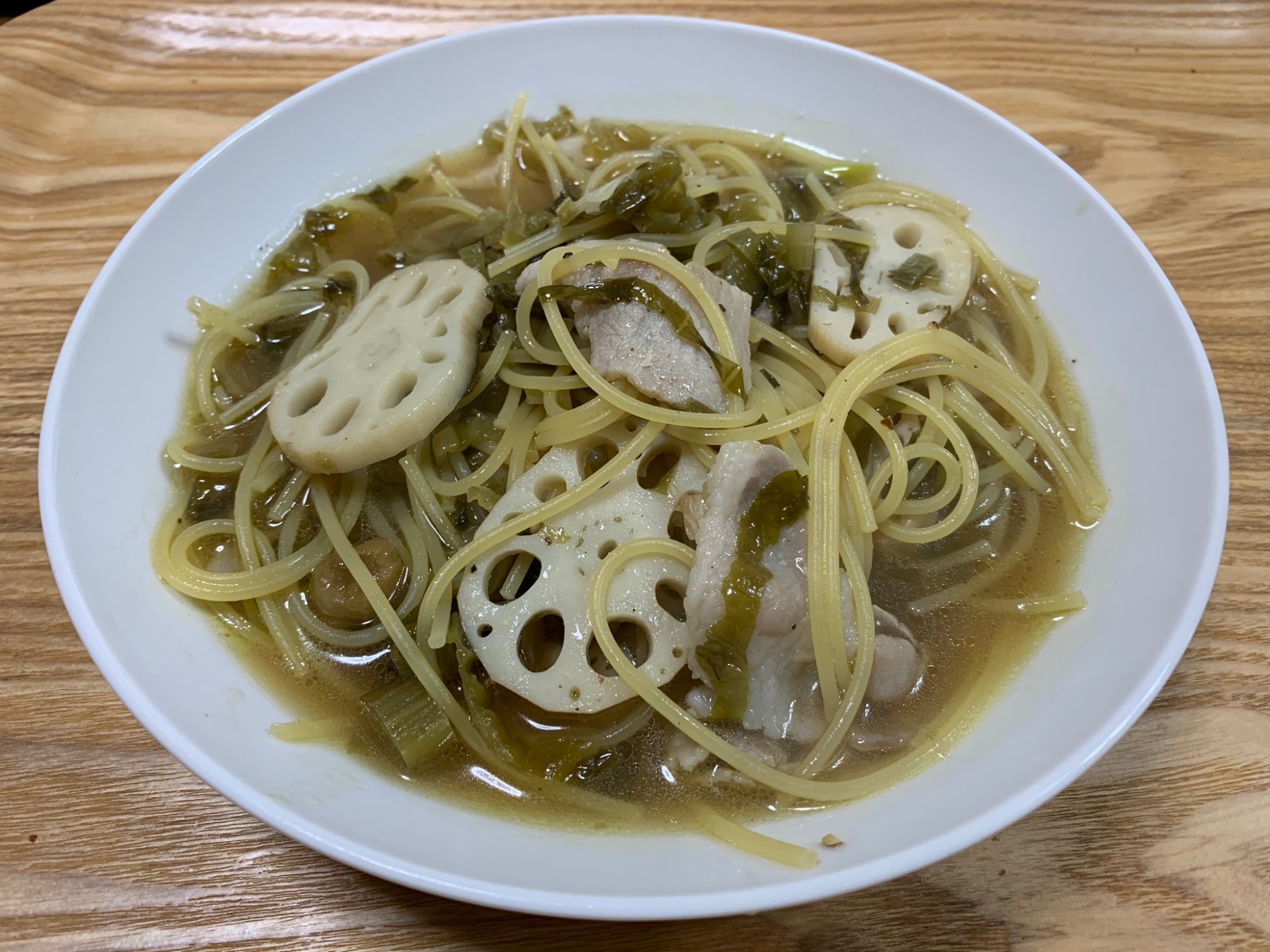 レンコンと高菜漬けの和風スープパスタ