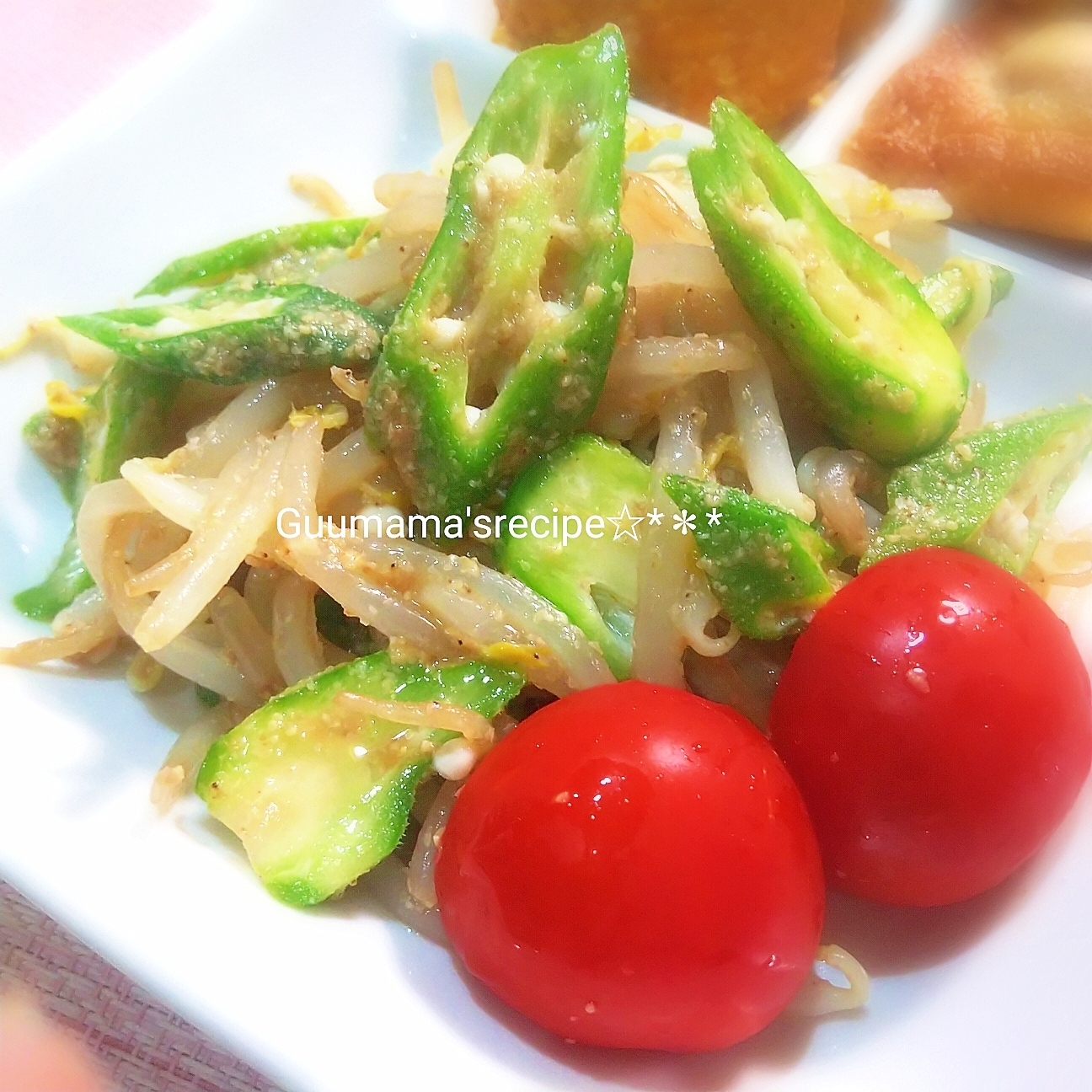 一緒に茹でちゃう♡もやしのオクラのごま和え