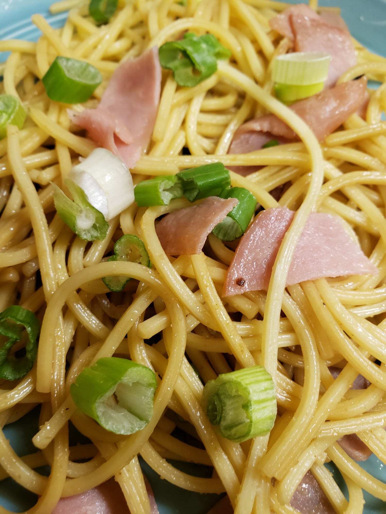 ハムとネギのバター醤油パスタ