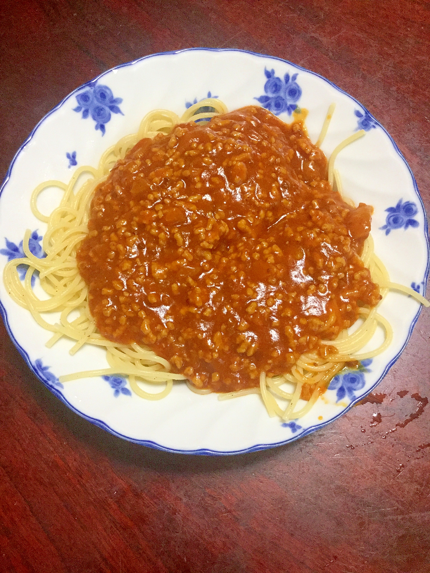 隠し味にキムチの素入り☆ミートソースパスタ。