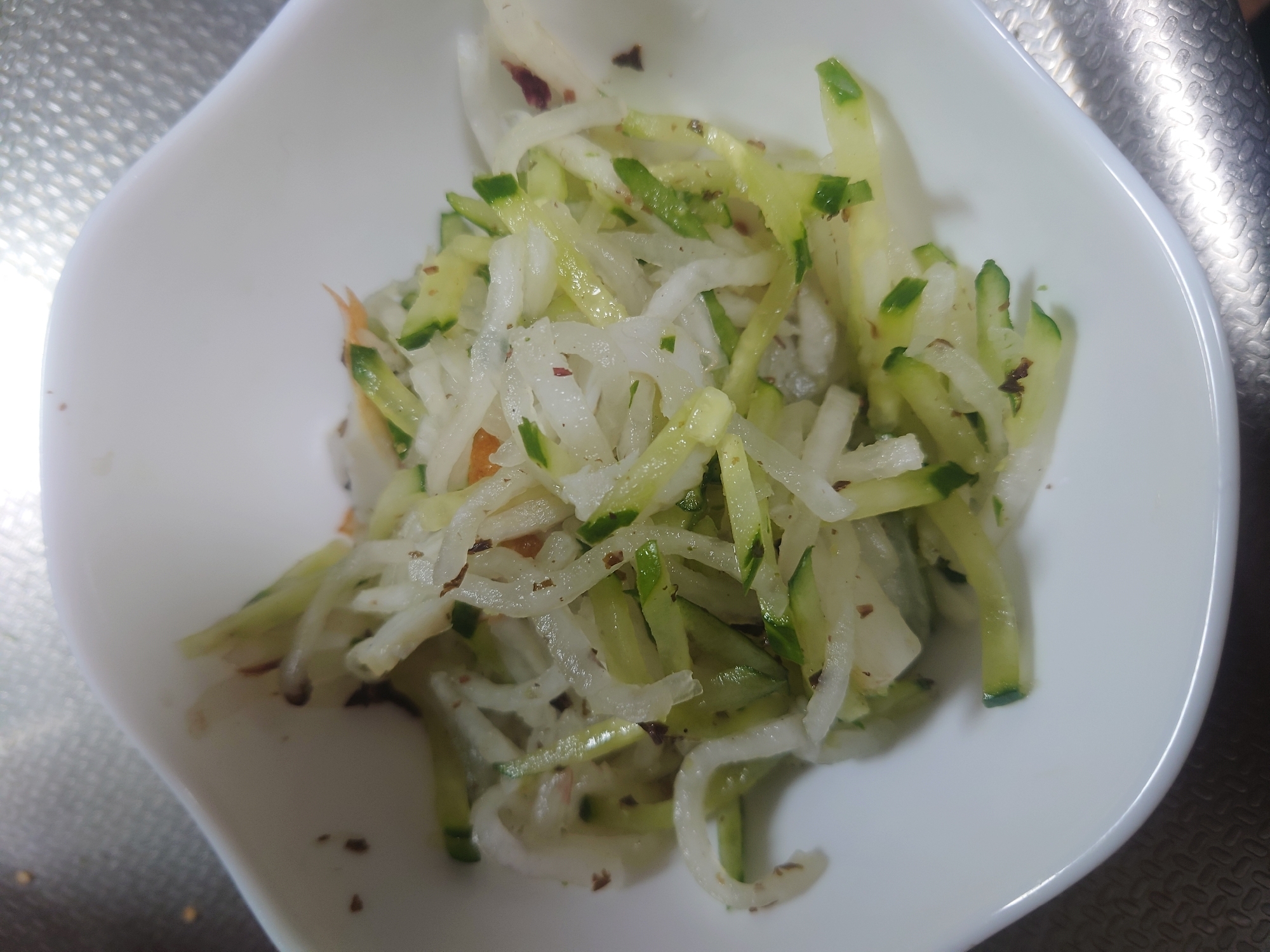 大根とキュウリの梅わさび和え