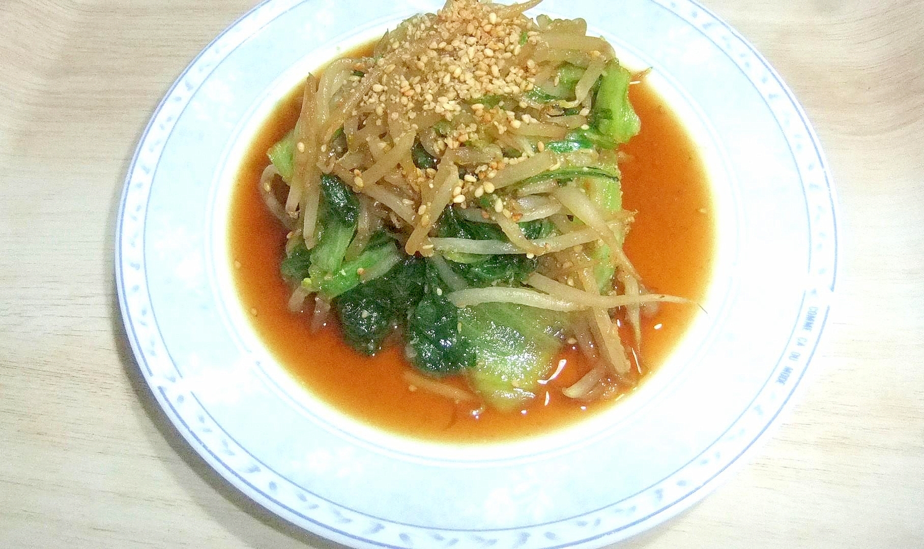 緑豆もやしとレタスの甘辛胡麻和え