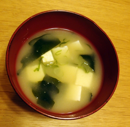 今日も寒かったので、温かいお味噌汁が一段と美味しく感じられました
ご馳走様でした