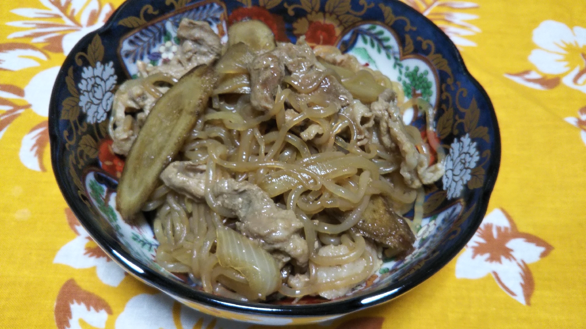 豚肉と白滝とゴボウと玉ねぎのすき焼きわりした煮☆