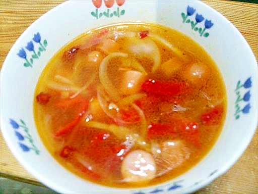 フライパンでスープ/赤ピーマンウインナー・ピリ辛
