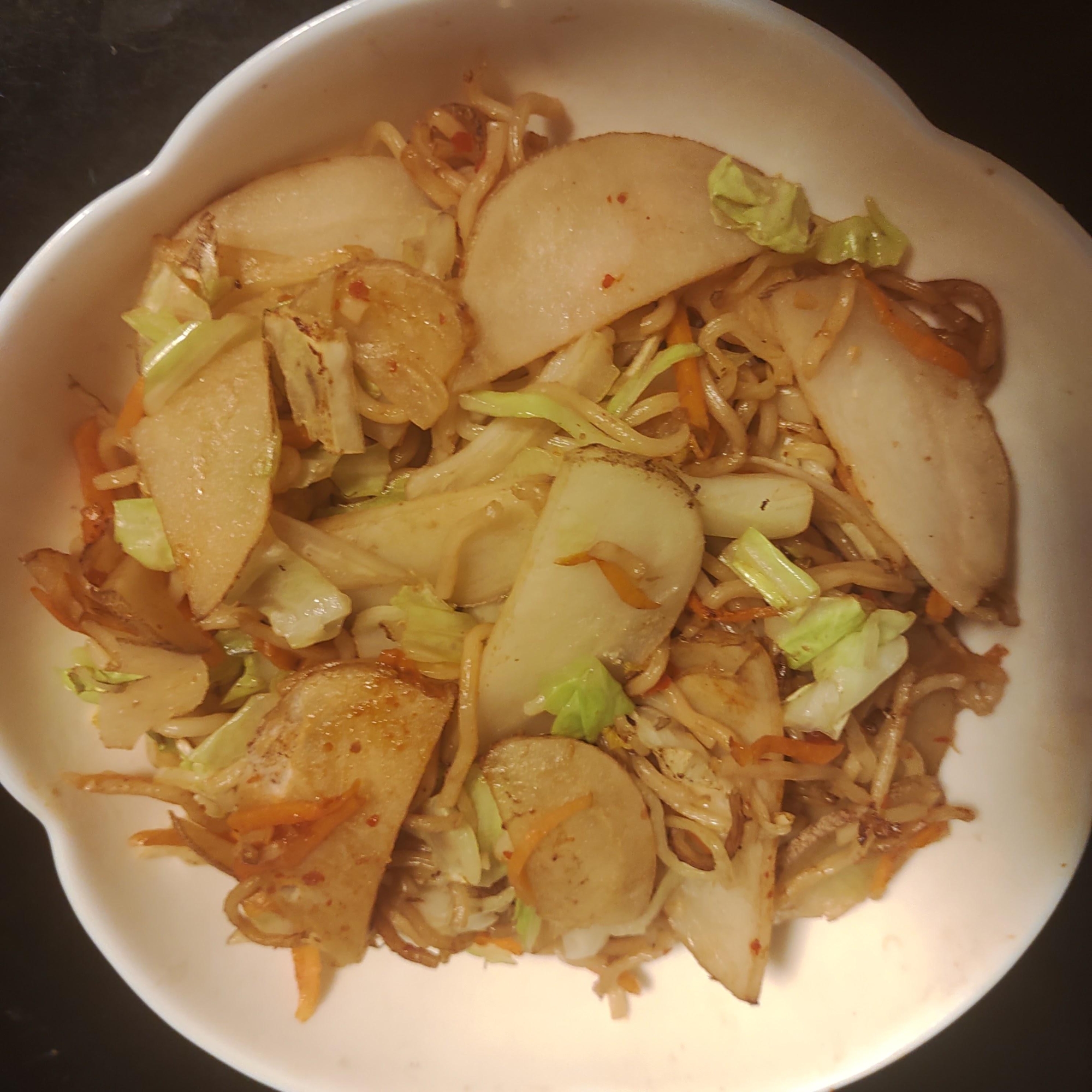 じゃがいも、キャベツ、にんじん、豆板醤焼きそば