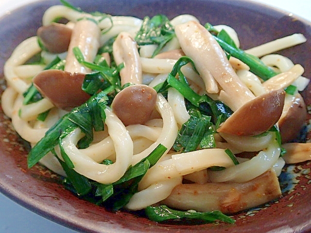 麺つゆで　丹波しめじと韮の焼きうどん♬