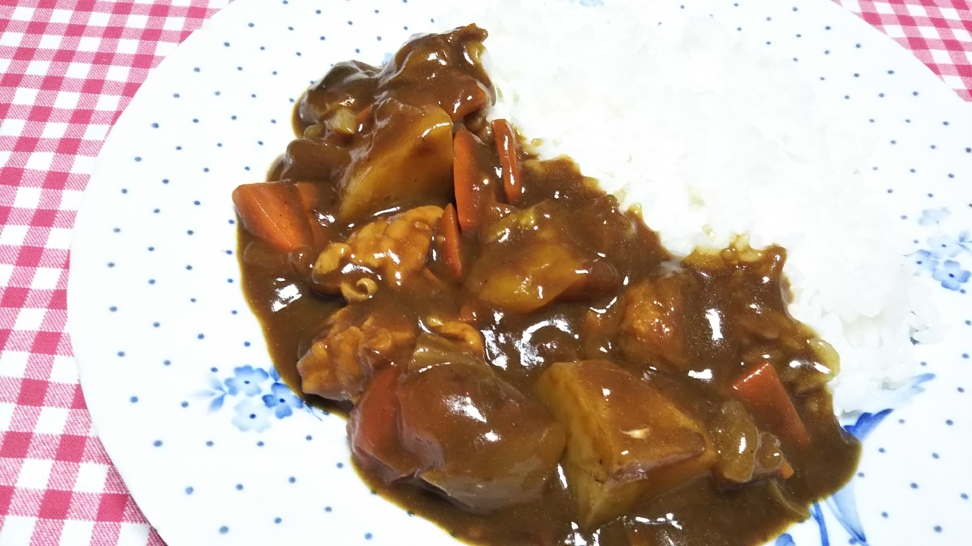 ミニトマト入りチキンと野菜のカレー☆