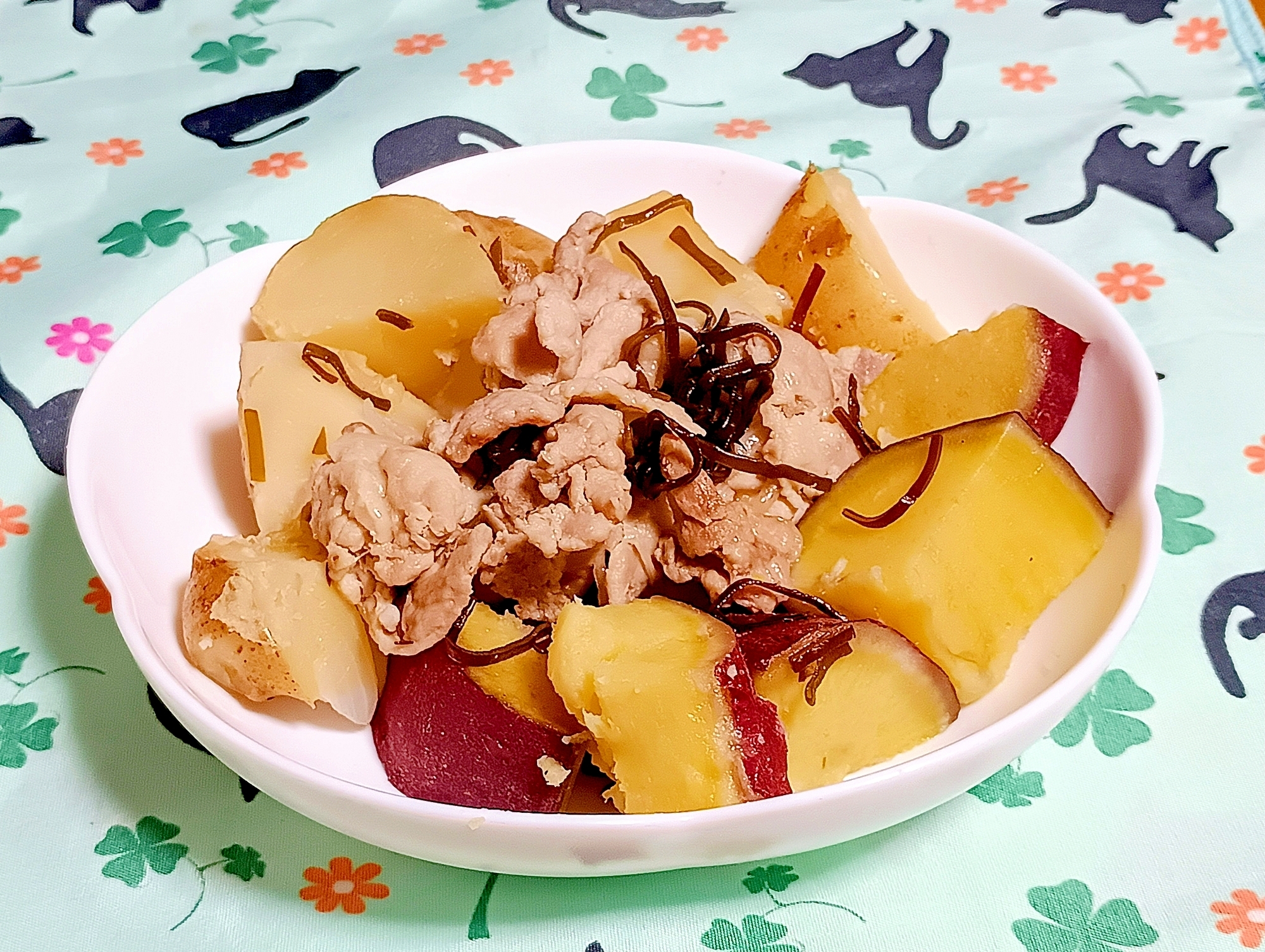 砂糖不使用で味付け簡単❤塩昆布で塩肉じゃが