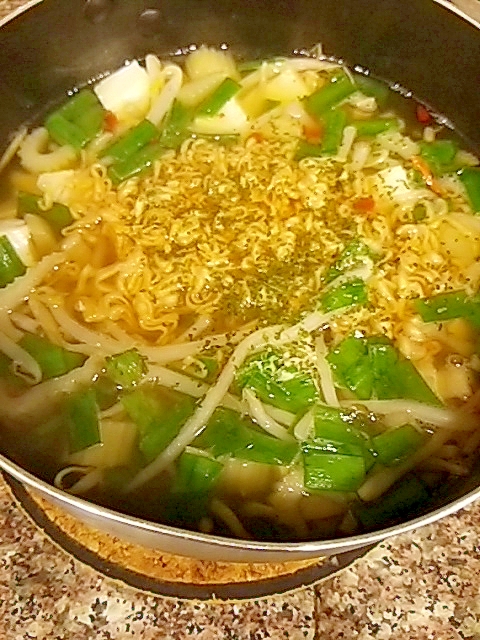 もやしと豆腐の三十雑穀チキンラーメン