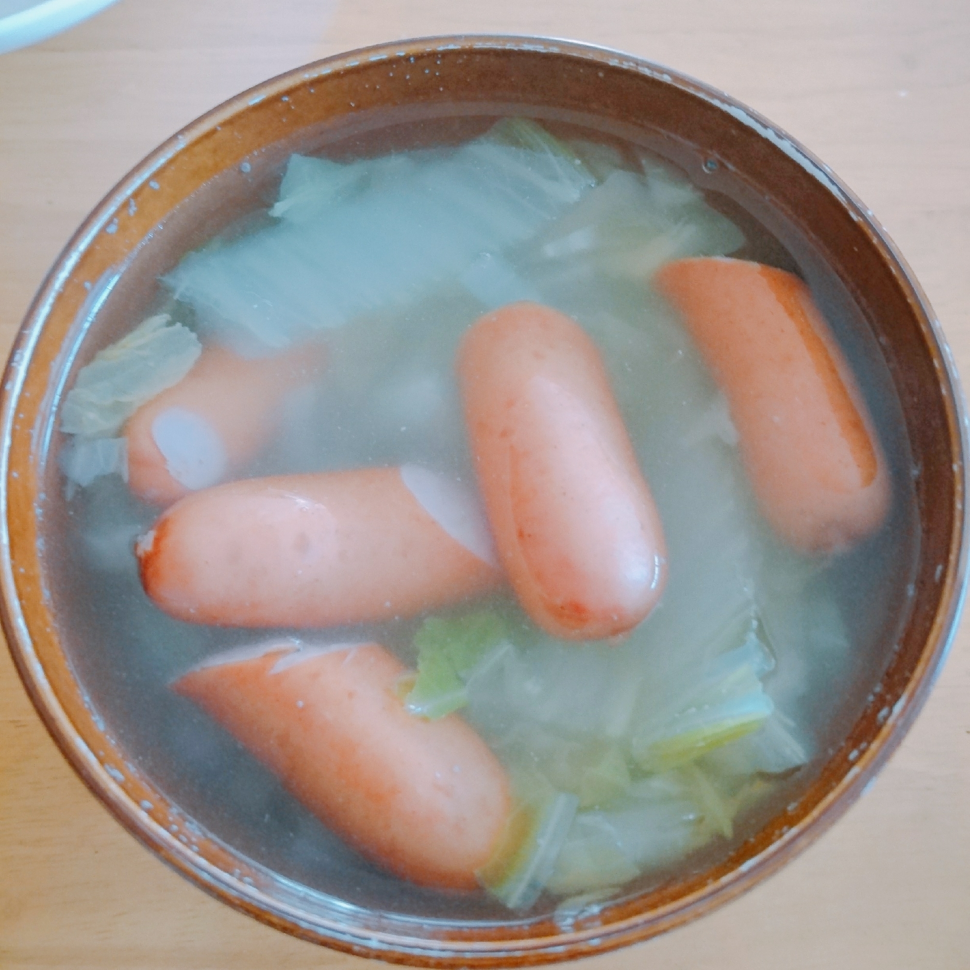 白菜とウインナーのスープ