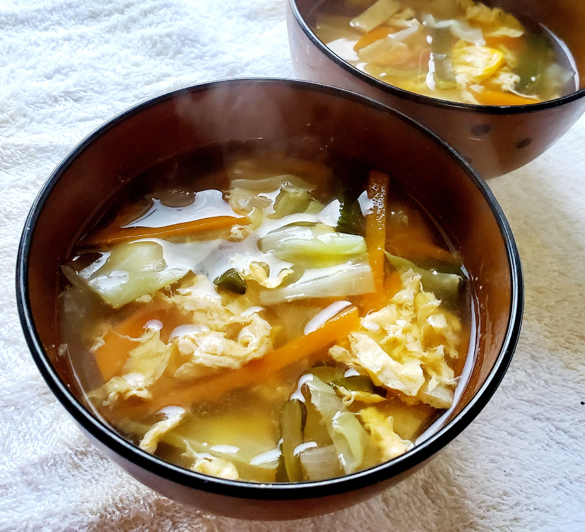 茎わかめ入り☆たっぶり野菜のかき玉汁