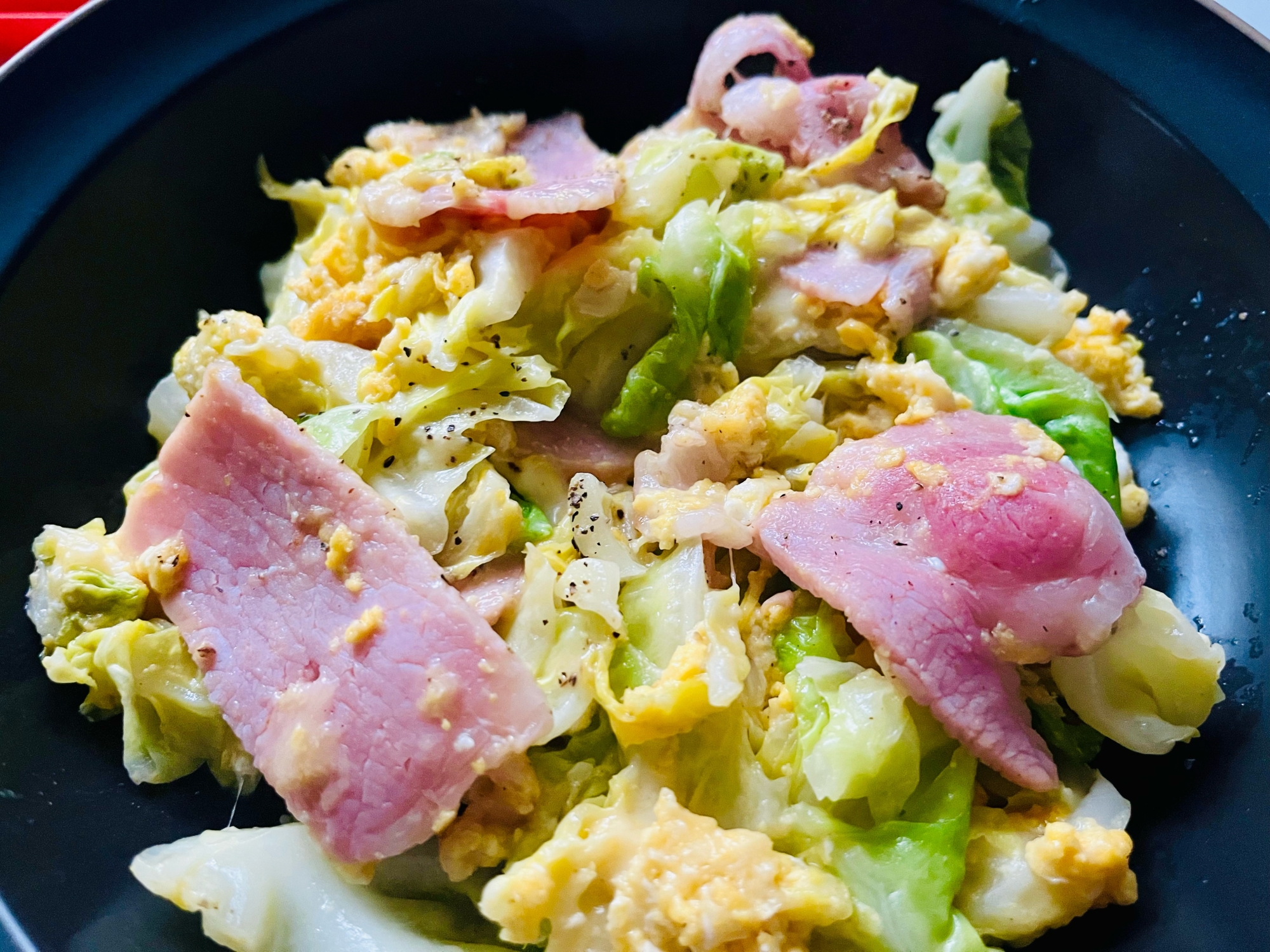 春キャベツとベーコンのスクランブルエッグ