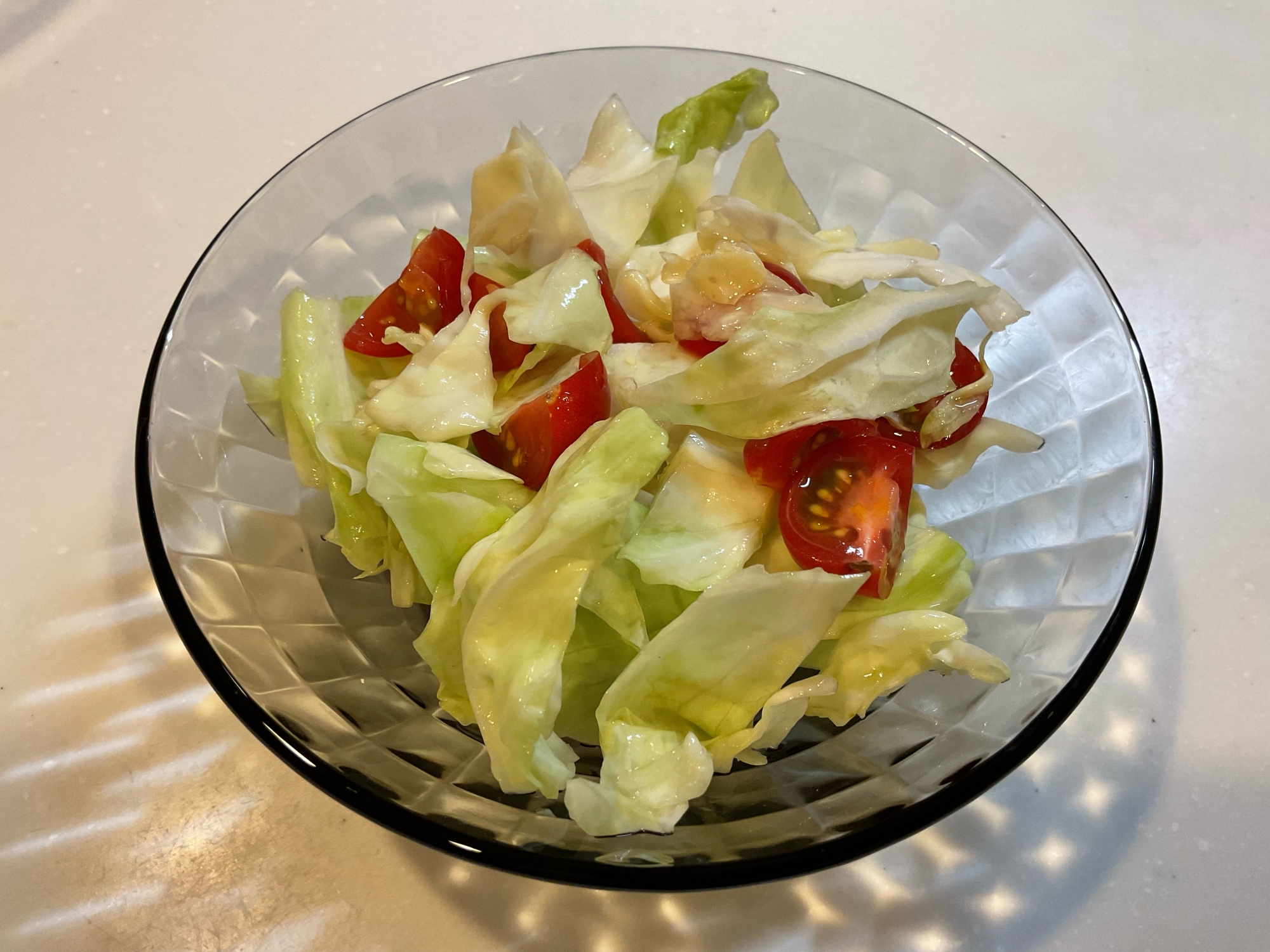 キャベツとミニトマトのサラダ!