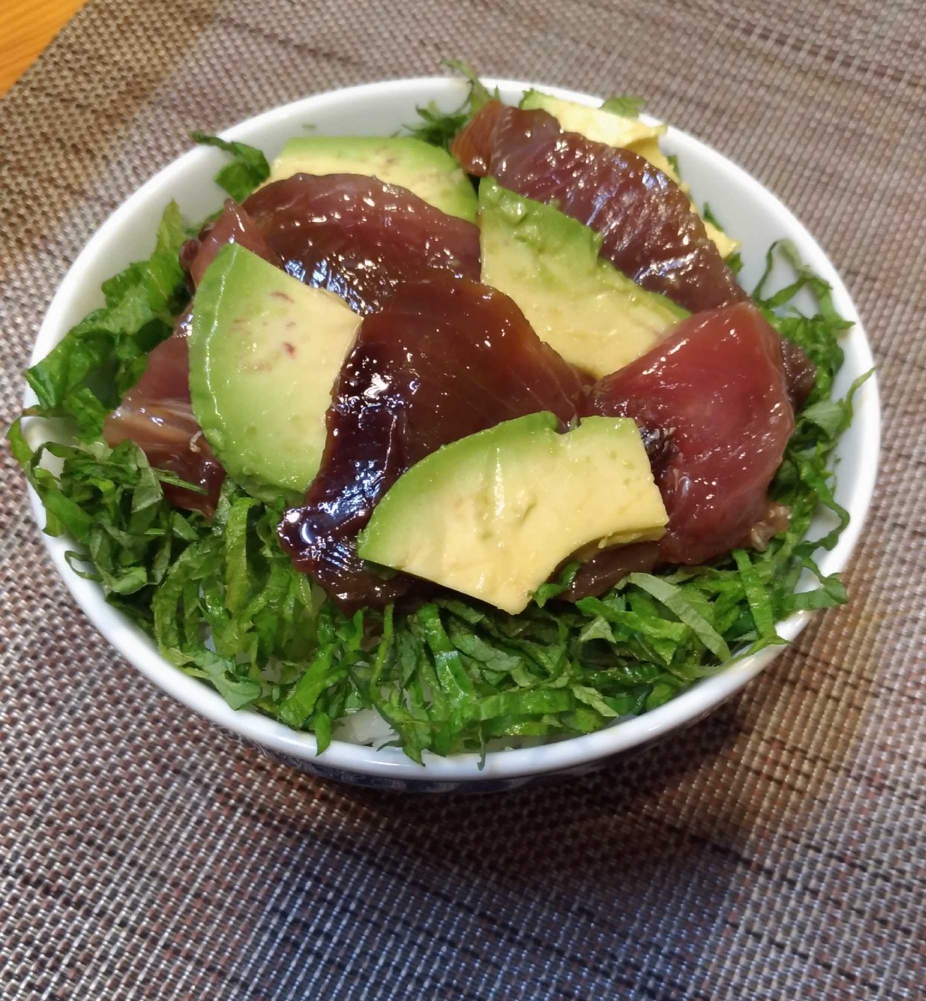 青じそたっぷり アボカドと生鰹の漬け丼 レシピ 作り方 By またたび 楽天レシピ