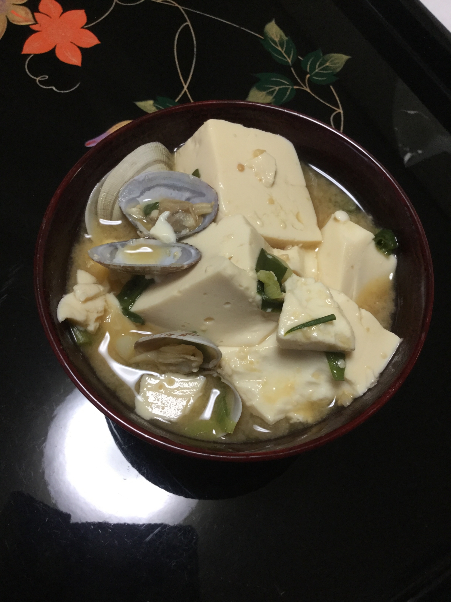 あさりと豆腐の味噌汁