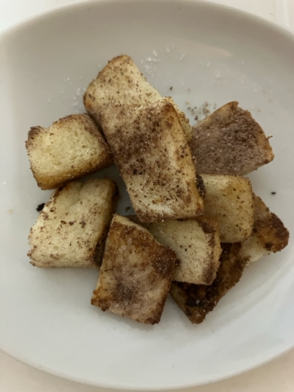 余った食パンをフライパンで焼くだけ！食パンラスク