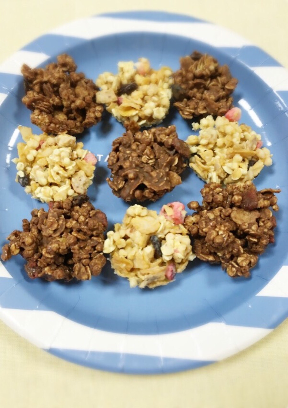 ココナッツ風味♡2色チョコレートクランチ